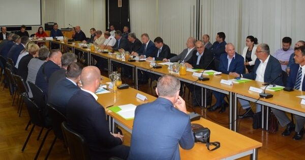 Potpisani ugovori za vodoopskrbu vrijedni 164 milijuna kuna