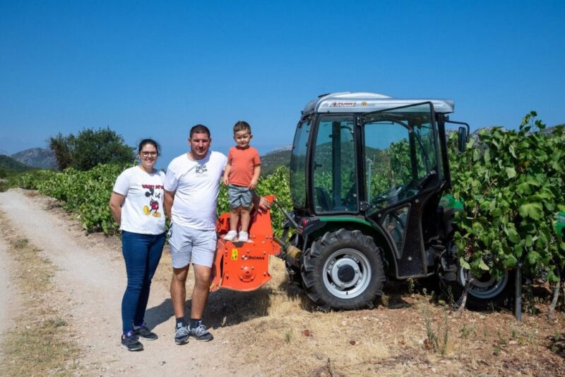 OPG Miljenko Antunović iz Kune Pelješke zaokružio je svoju ponudu zahvaljujući sredstvima Fonda za ruralni razvoj: u vinogradu vozim Ferrari